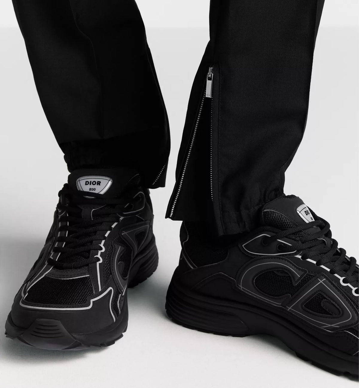 B30 - Full Black